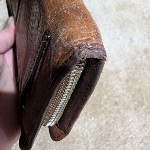 Fossil Brown Leather Zip Wallet with Keyhole Plaque - Picture 3 of 8